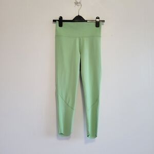 ☀️All in Motion Girl's Pastel Green High Rise Capri